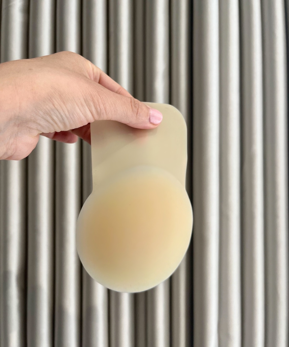 Bra adhesive bra nipple cover